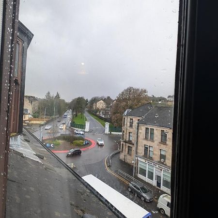 Lovely 2 Bedroom Apartment In Central Location Greenock Esterno foto