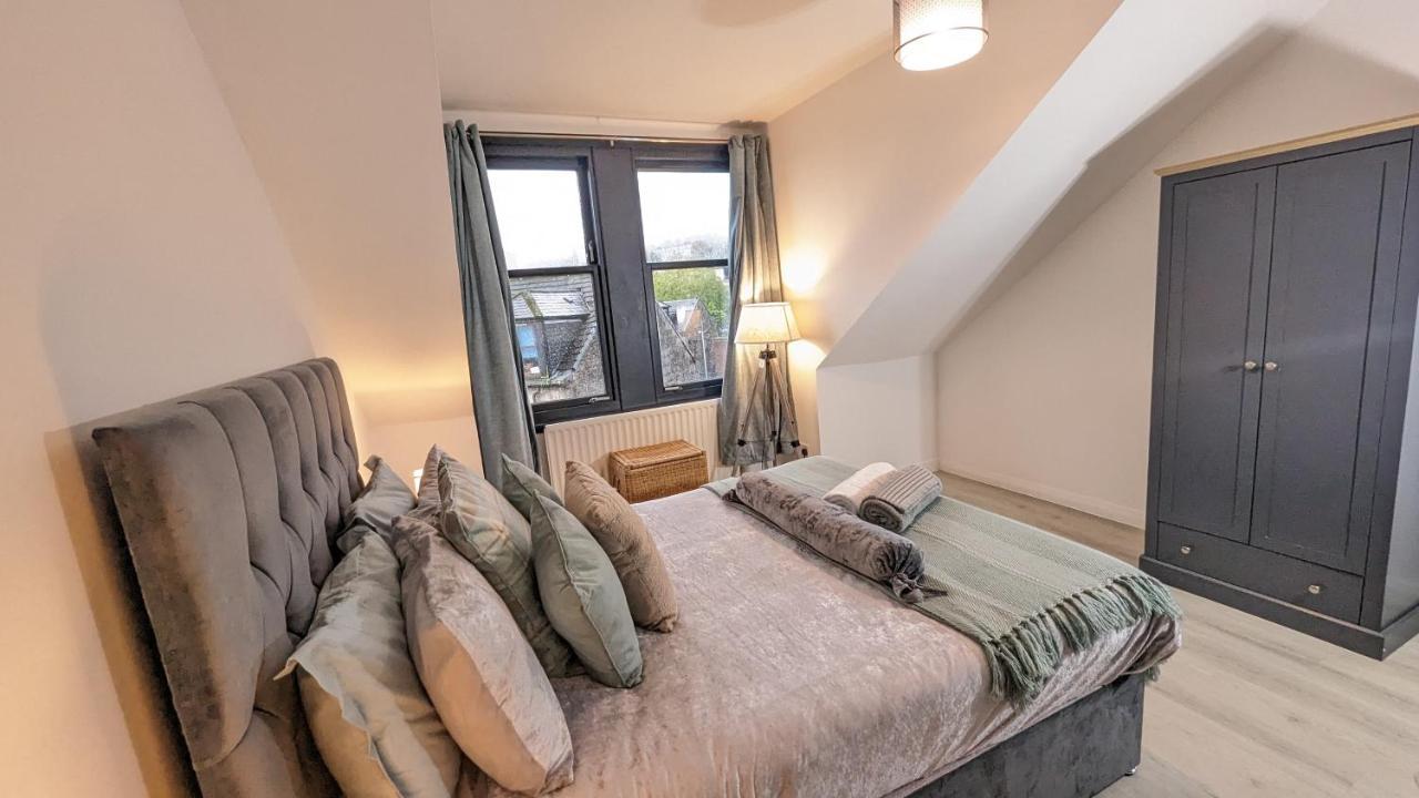 Lovely 2 Bedroom Apartment In Central Location Greenock Esterno foto