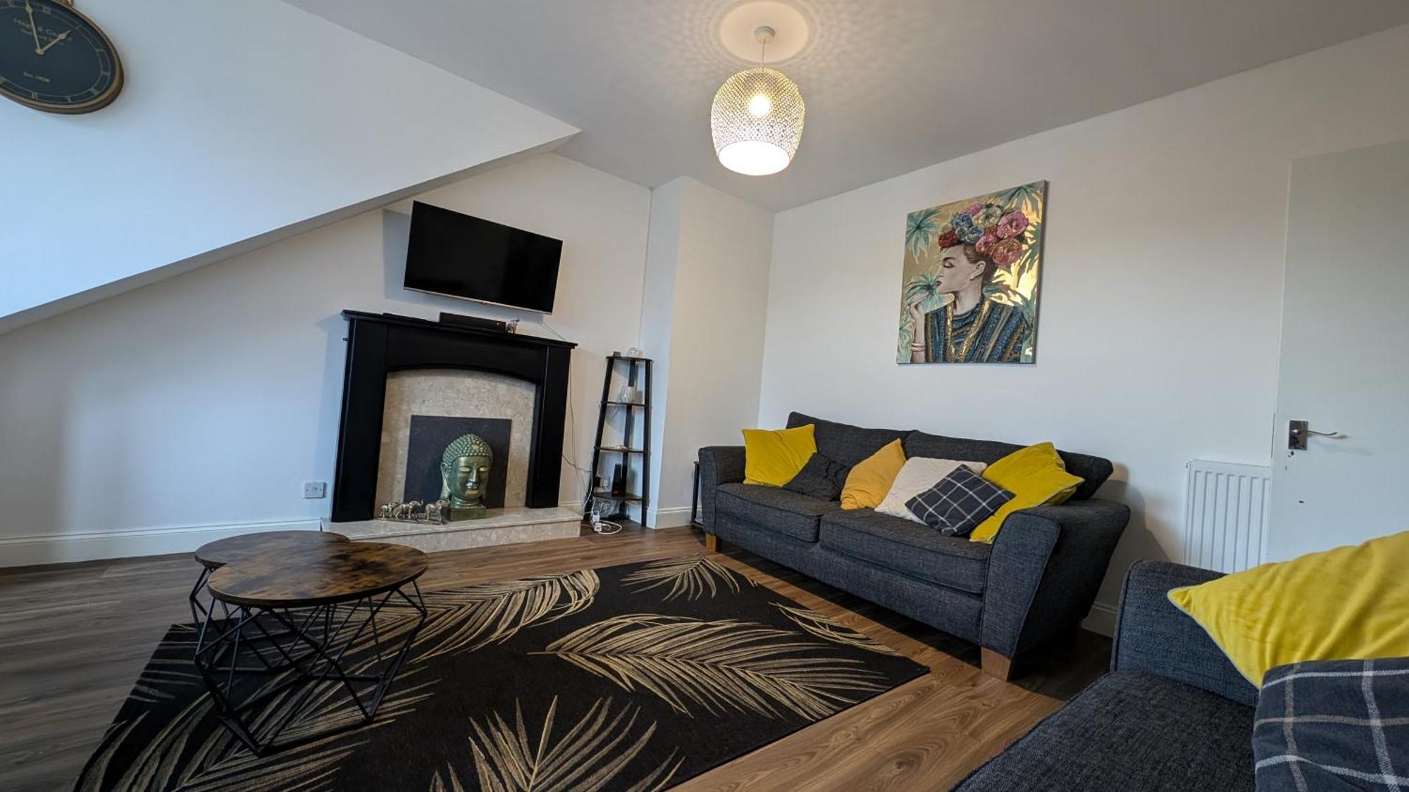 Lovely 2 Bedroom Apartment In Central Location Greenock Esterno foto